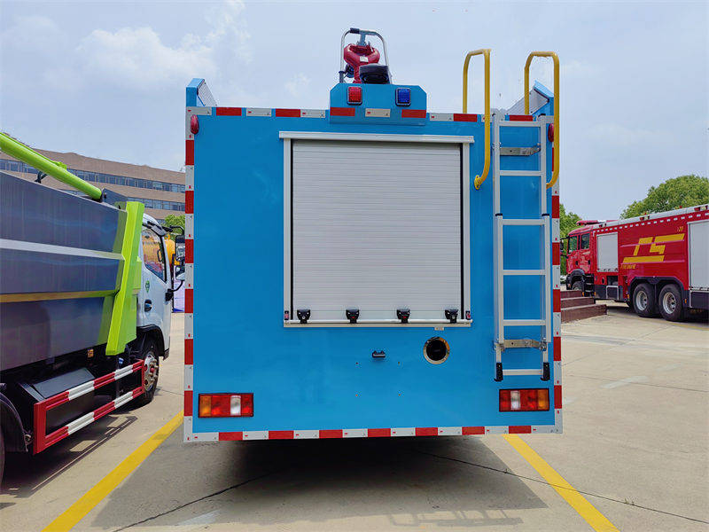 Howo light duty fire water truck