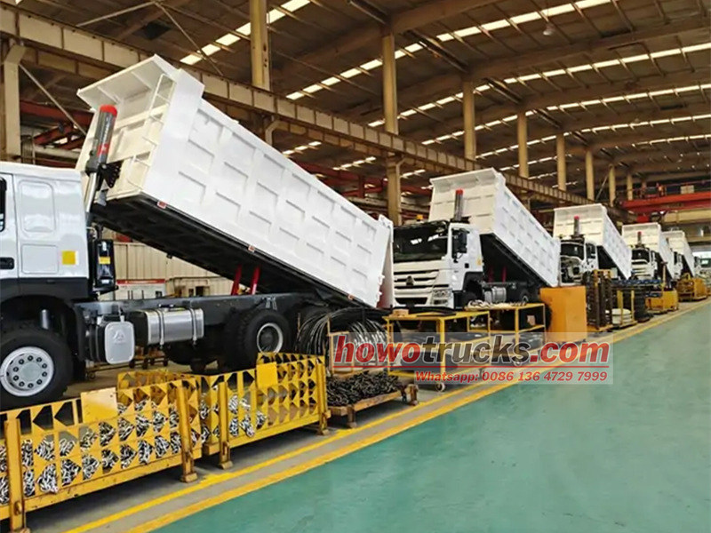 HOWO tipper truck warehouse
