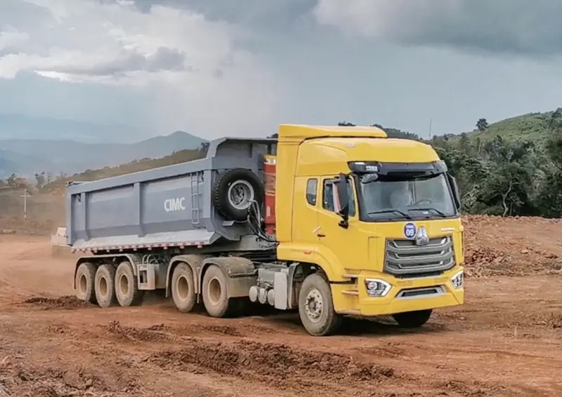 HOWO NX heavy duty tractor trucks