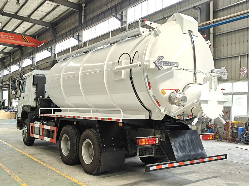 SINOTRUK HOWO septic pump truck