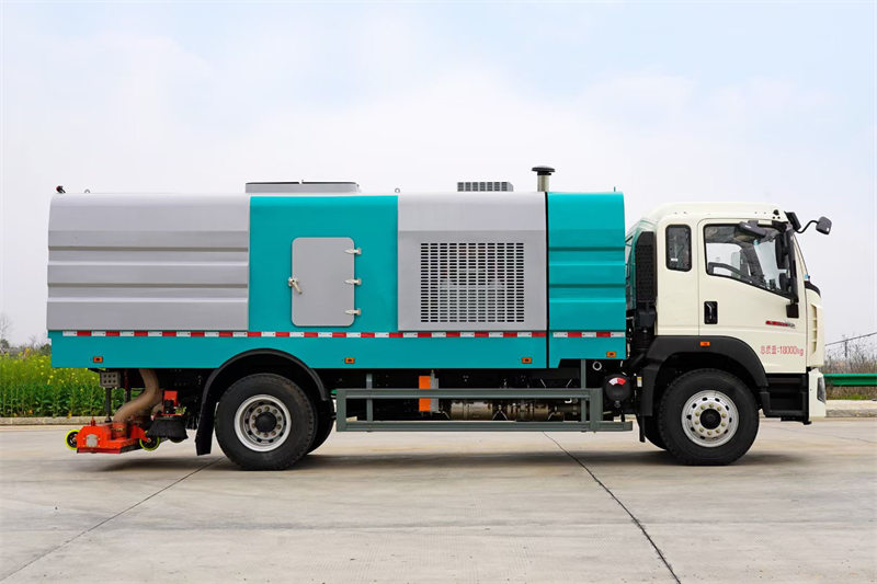 Howo cleaning sweeper truck