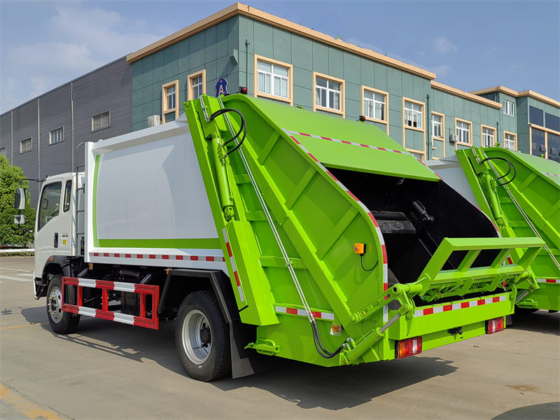 Howo light garbage compactor truck